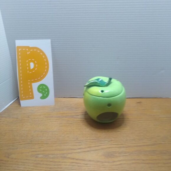 Green Apple Tart Warmer Yankee Candle Farmhouse Core 5 1/2” Tall Spring Retired - Picture 1 of 7